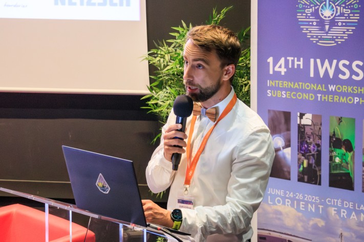 Mickaël Courtois, enseignant-chercheur à l'IRDL, lors du 14th International Workshop on Subsecond Thermophysics à Lorient, en juin 2025 (photo : UBS)