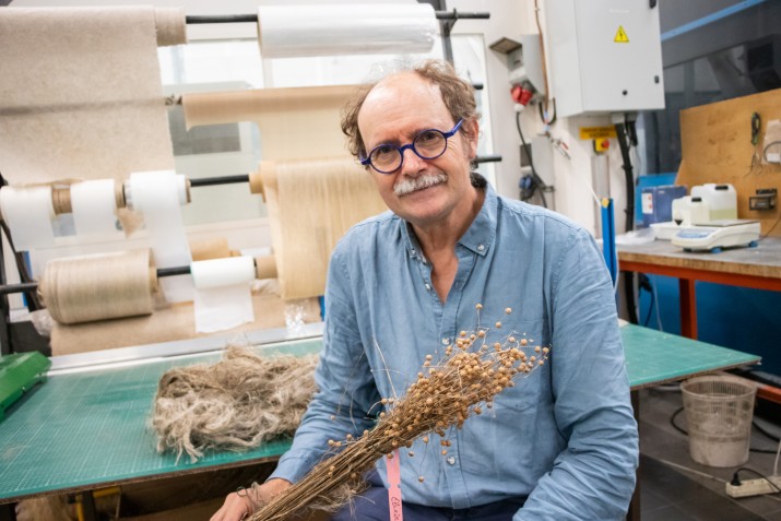 Christophe Baley dans son laboratoire