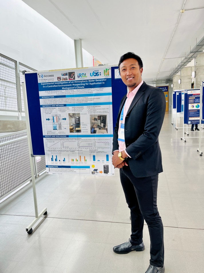 Ando Ny Aina Randriantsoa présentant ses travaux de recherche