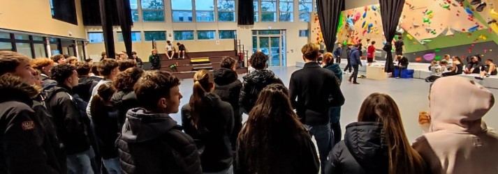 Découverte du gymnase de Kerjulaude par les lycéens du lycée Le Gros Chêne de Pontivy.